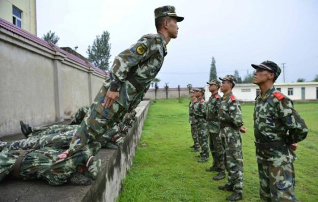 Тренировки в китайской армии