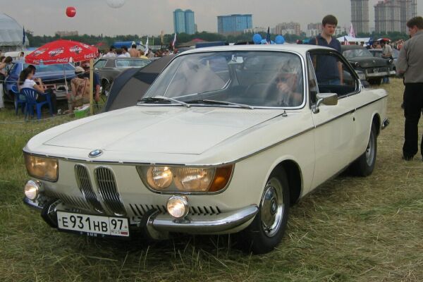 BMW  1