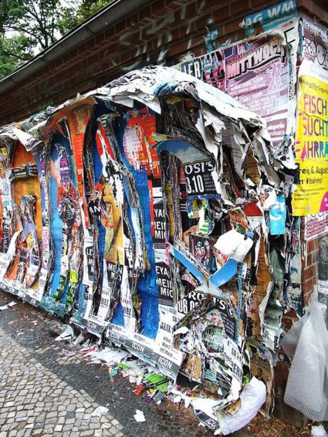 Креативный постер уличного искусства замеченный в Берлине