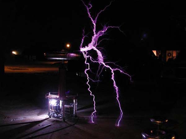 Nikola Tesla: Повелитель молний