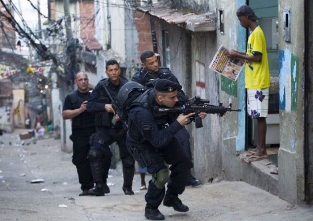 Прогулка по фавелам Рио-де-Жанейро с сотрудниками спецназа
