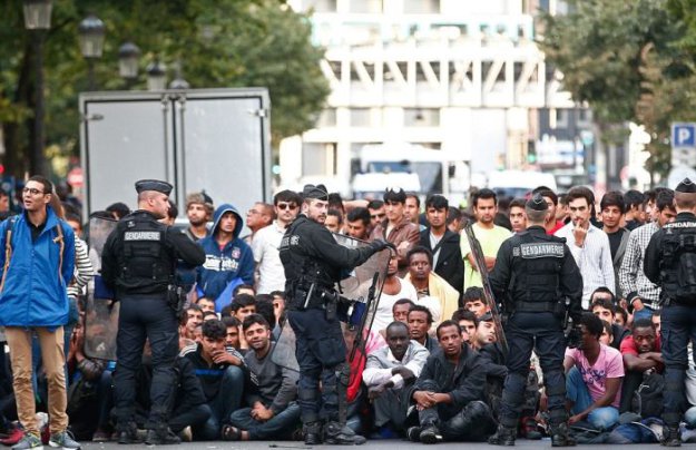 Полиция Франции разгромила лагерь беженцев в Париже