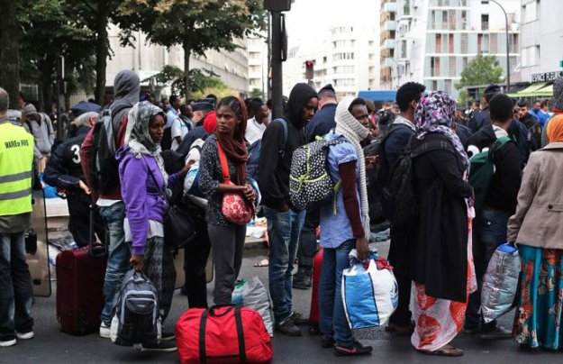 Полиция Франции разгромила лагерь беженцев в Париже