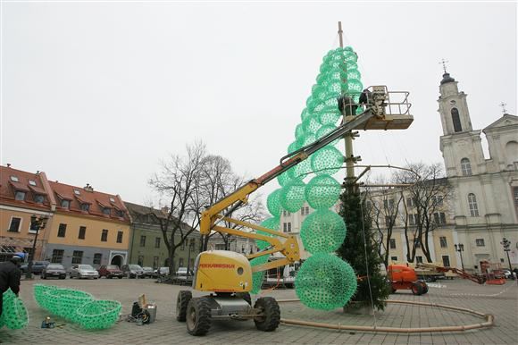 Елка из пластиковых бутылок от Jolanta Smidtiene