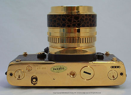 Золотой фотоаппарат Pentax!