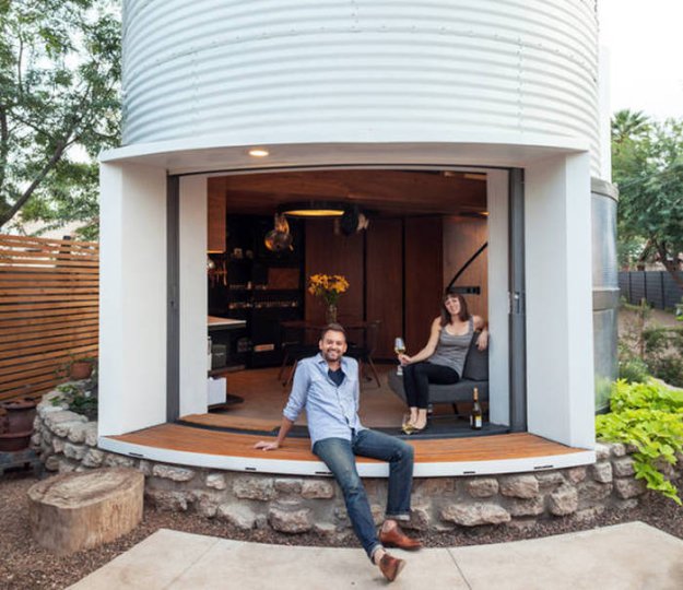 Архитектор превратил старое зернохранилище в уютный дом для своей семьи