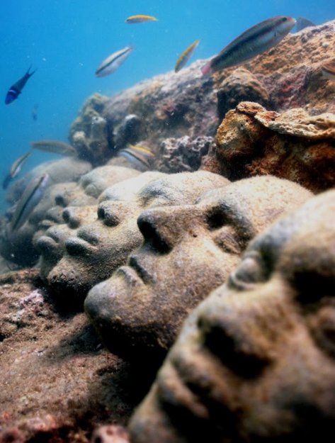 Подводный музей скульптур в Канкуне, Мексика