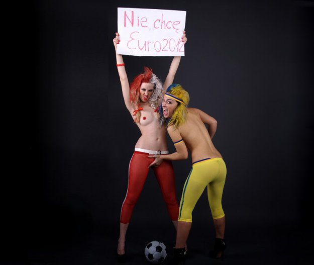 FEMEN против Славека и Славко