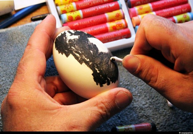 Хобби для души: гравировка на яйцах