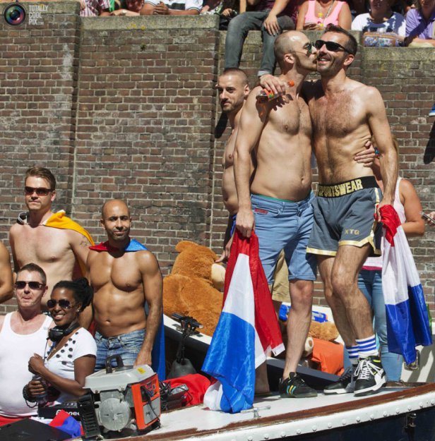 Гей парад в Амстердаме 2013