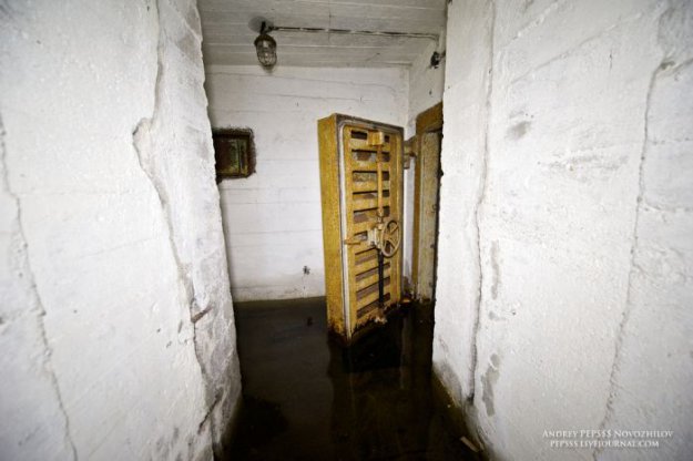 Затопленное убежище в Калининграде