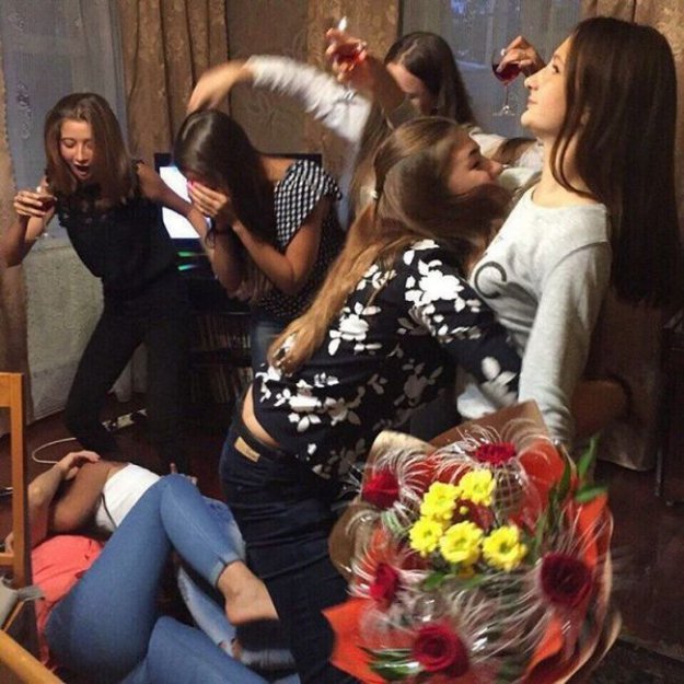 Как проходят типичные женские вечеринки