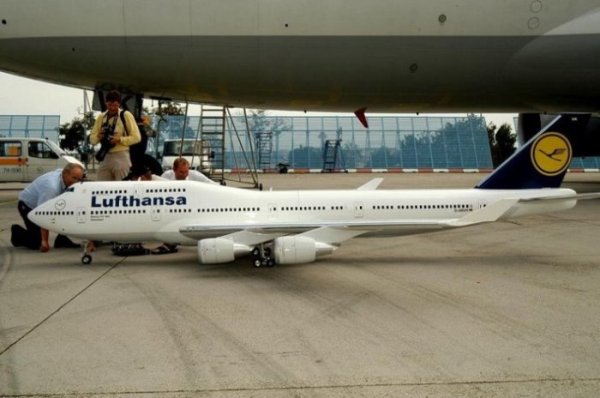 Boing 747 -  
