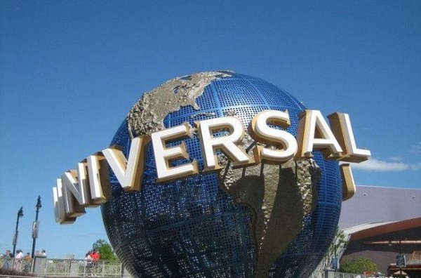  Universal Studios  1