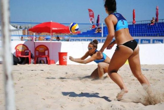 Пляжный женский волейбол
