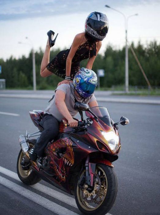 Девушки, которые любят мотоциклы