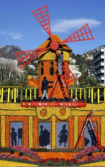 Цитрусовый фестиваль в Ментоне на юге Франции
