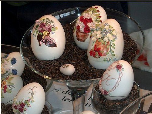 Вышивка на яичной скорлупе – удивительный пасхальный декор.