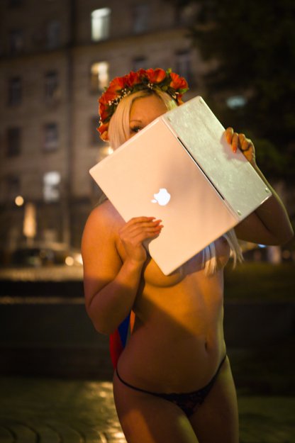 Сиськи от FEMEN