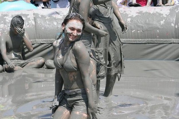 Фестиваль грязи в Южной Корее...)))