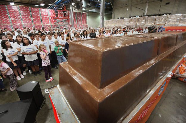 Самая большая в мире шоколадка