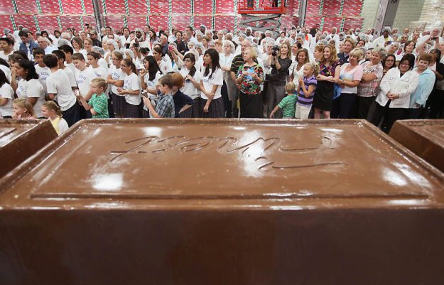 Самая большая в мире шоколадка