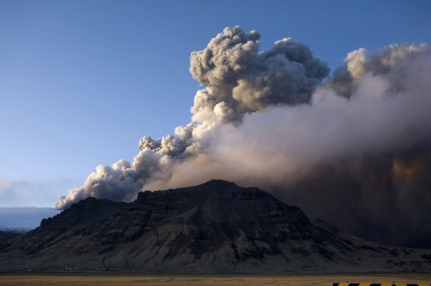 Нелётная погода - последствия извержения вулкана в Исландии - фото