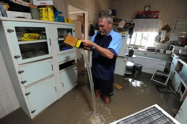 В Австралии Новый год начался с наводнения
