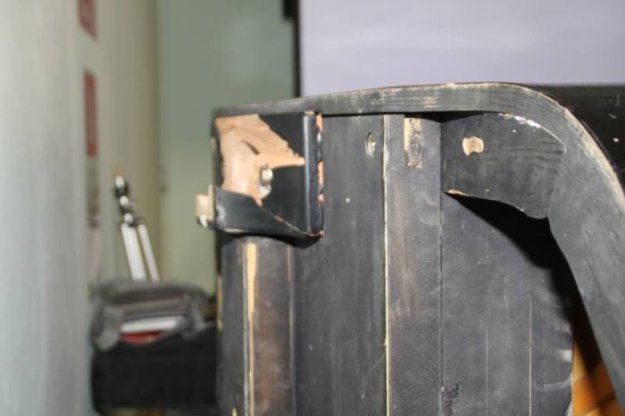В Якутске рабочие по ошибке выбросили рояль за полмиллиона рублей