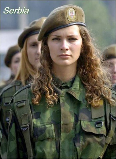 Девушки в армиях разных стран