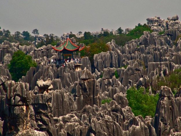 Удивительный каменный лес Шилинь в Китае