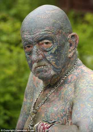 Самый татуированный дед в мире.