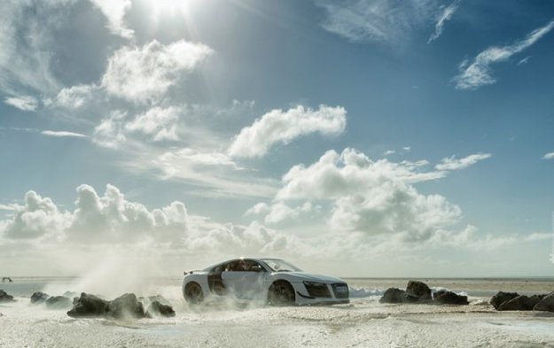 Фотограф сделал рекламные снимки Audi R8 с помощью игрушечной модели