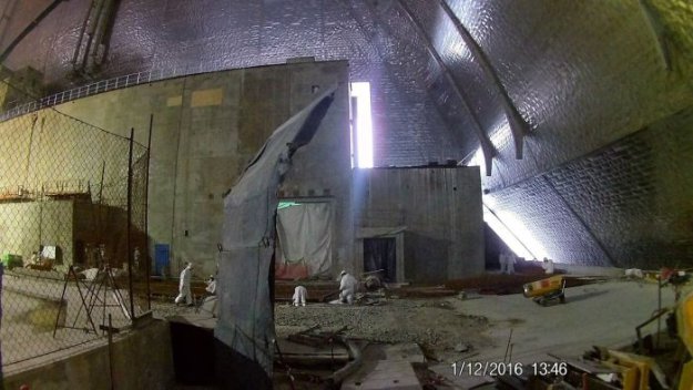 Под новым саркофагом Чернобыльской АЭС