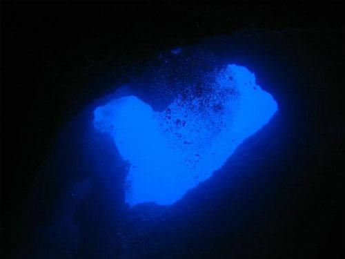 Голубая Дыра (Blue Hole ) в Дахабе - один из самый загадочных и красивых рифов Красного моря, считается одним из лучших мест погружения мирового класса и одним из самых опасных…