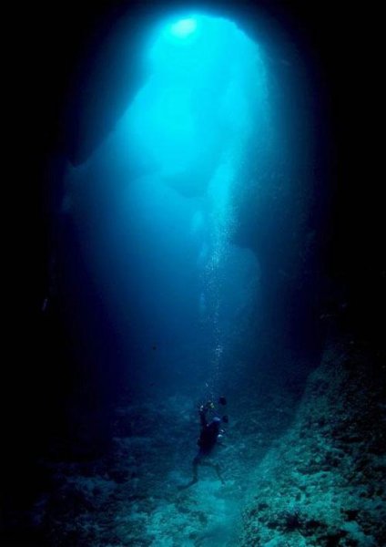 Голубая Дыра (Blue Hole ) в Дахабе - один из самый загадочных и красивых рифов Красного моря, считается одним из лучших мест погружения мирового класса и одним из самых опасных…