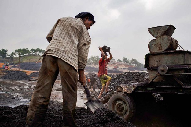 Детский труд в индийских угольных шахтах