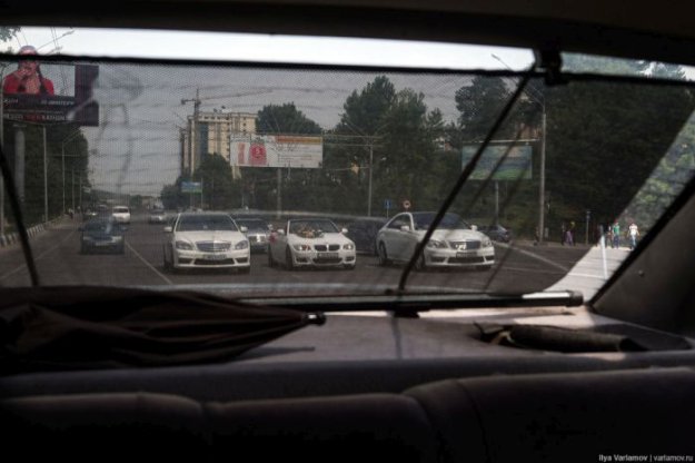 Дорогие машины на дорогах Таджикистана