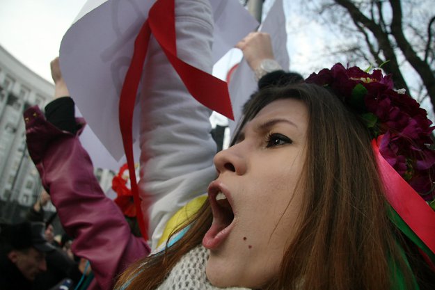 FEMEN и письмо Азарову