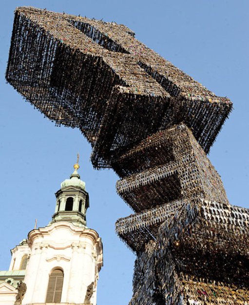 Скульптура из ключей. Чехия.
