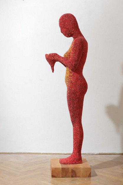 Lady Bug, скульптура Габора Фулопа