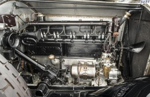 Rolls-Royce Phantom I, интерьер которого не уступает дворцовой роскоши
