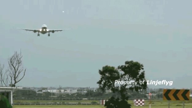 Опасные приземления самолетов