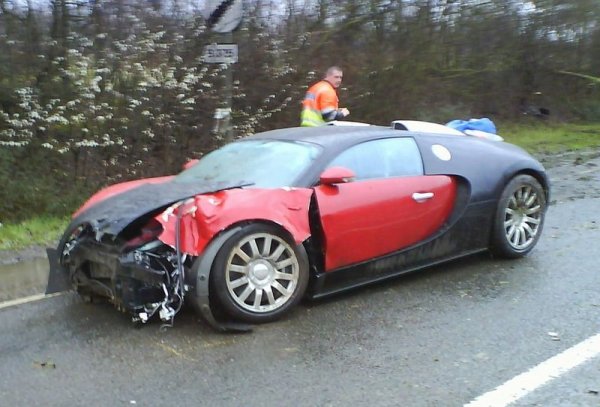 Первая авария Bugatti Veyron