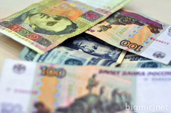 Рубль продолжает бить антирекорды