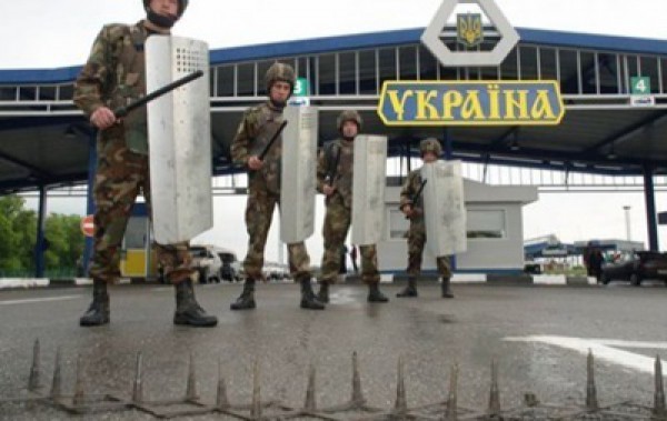В соответствии с порядком несения службы в данных условиях все пограничные подразделения считаются военными постами В соответствии с порядком несения службы в данных условиях все пограничные подразделения считаются военными постами