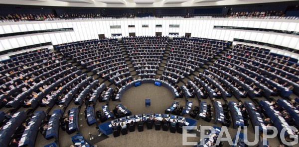 В Европарламенте снова перенесли дату рассмотрения безвиза