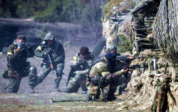 Боевики массированно обстреляли силы АТО у Мариуполя- СМИ