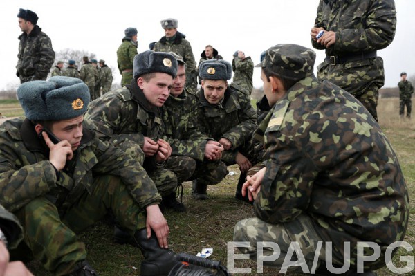 Украинские солдаты в Крыму 4 марта 2014 года