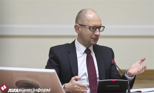 Яценюк предложил сделать украинскую объединенную нефтяную компанию
